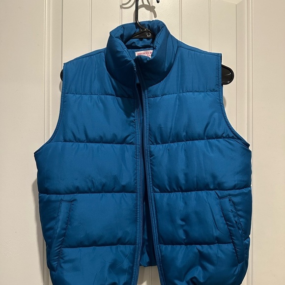 discount divas Jackets & Blazers - Discount Diva’s Puffer Vest - Women Short